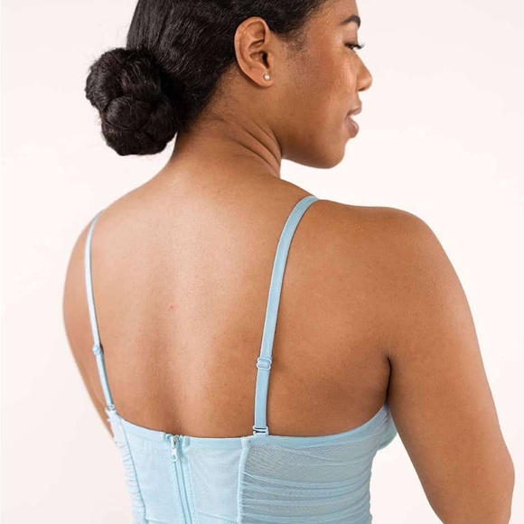 Embroidered crop cami with ruching and zip up back 36 C/D stretchy - Picture 2 of 5